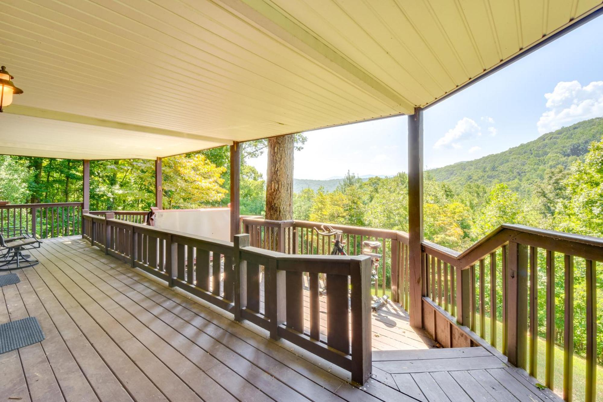 Mountain Cabin With Hot Tub And Fire Pit! Blairsville Bagian luar foto