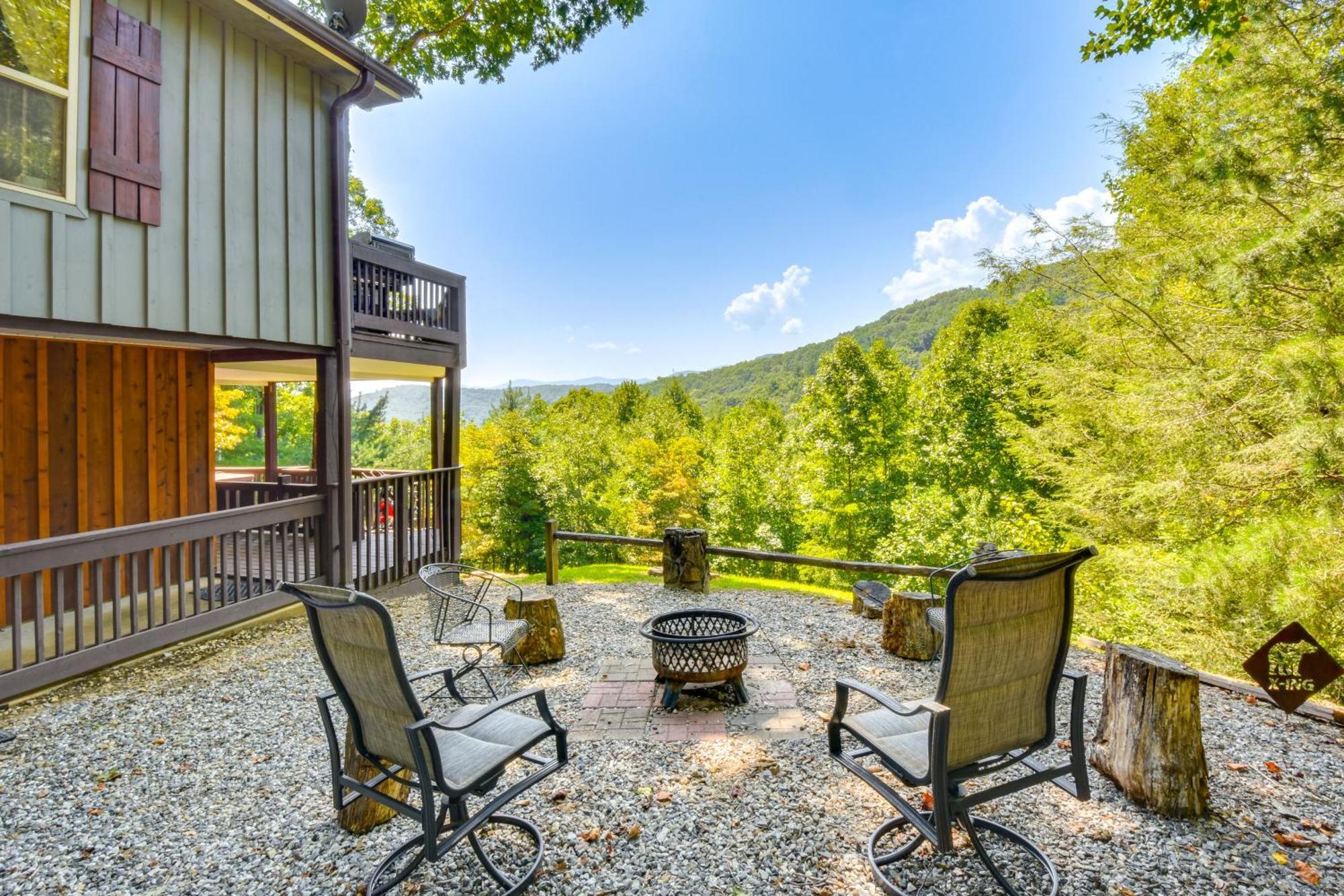 Mountain Cabin With Hot Tub And Fire Pit! Blairsville Bagian luar foto