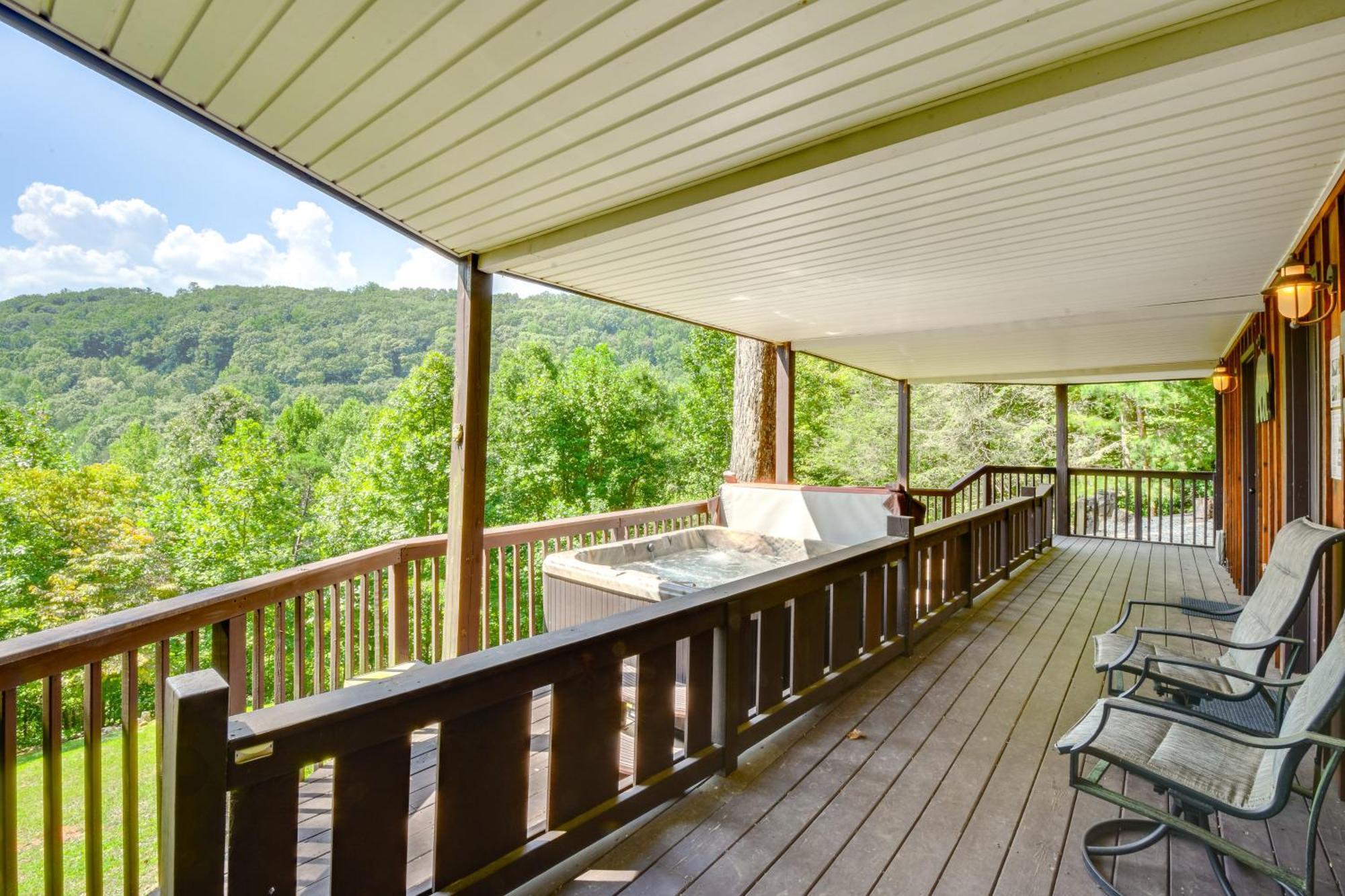 Mountain Cabin With Hot Tub And Fire Pit! Blairsville Bagian luar foto