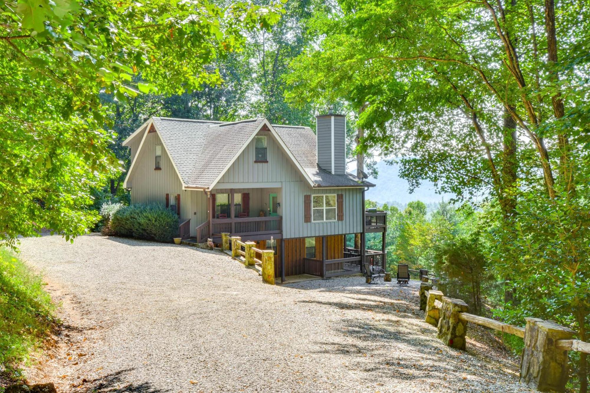 Mountain Cabin With Hot Tub And Fire Pit! Blairsville Bagian luar foto