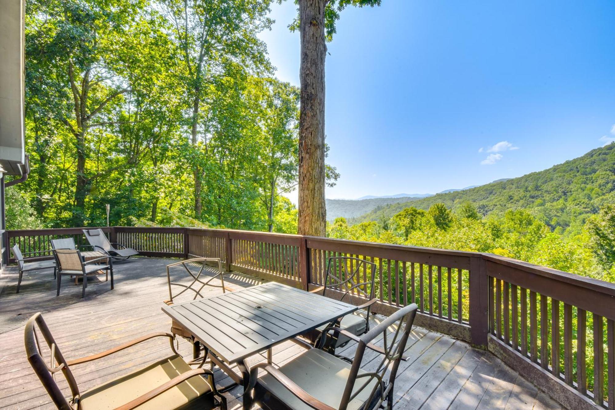 Mountain Cabin With Hot Tub And Fire Pit! Blairsville Bagian luar foto