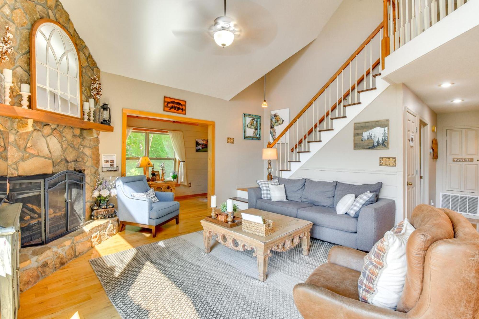 Mountain Cabin With Hot Tub And Fire Pit! Blairsville Bagian luar foto
